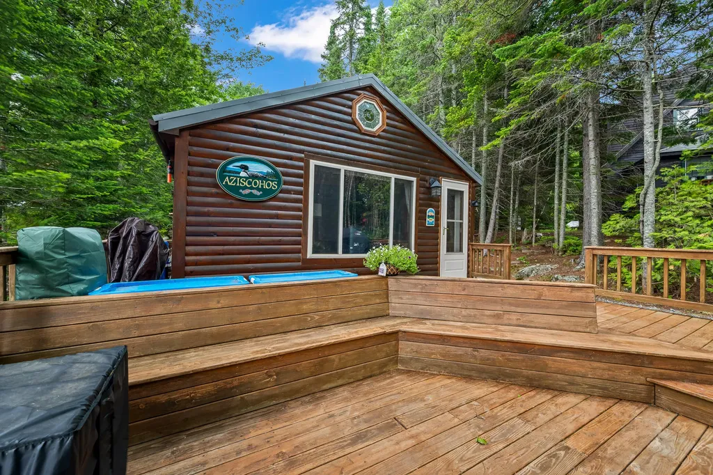16 Deans Way Rangeley ME 04970