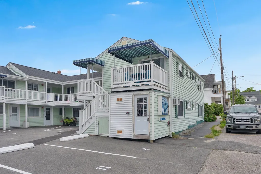 7 Bay Avenue Old Orchard Beach ME 04064