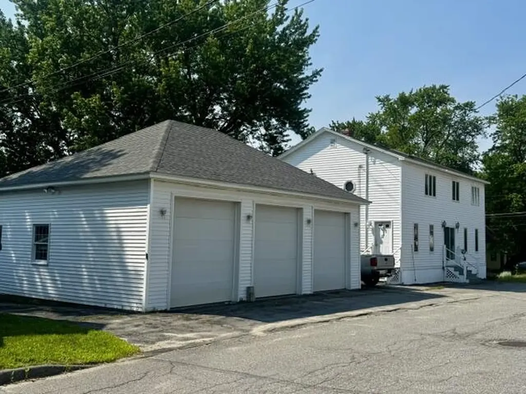 121 Clinton Avenue Winslow ME 04901