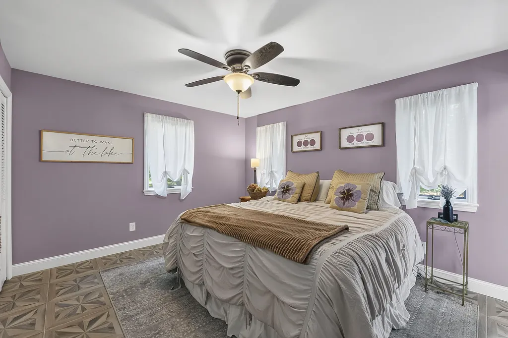 18 Lisa Lane Naples ME 04055