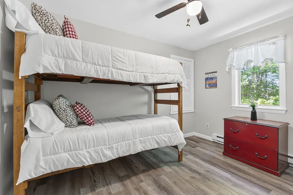 18 Lisa Lane Naples ME 04055