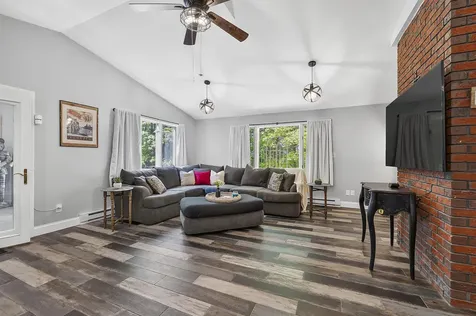 18 Lisa Lane Naples ME 04055