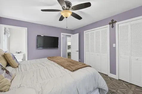 18 Lisa Lane Naples ME 04055