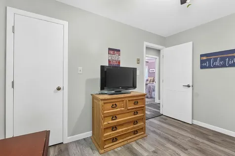 18 Lisa Lane Naples ME 04055