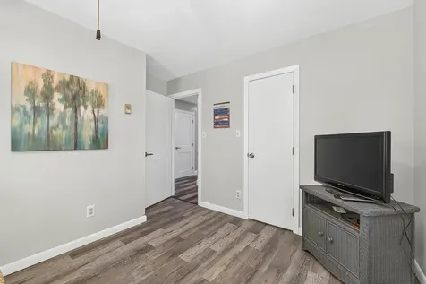 18 Lisa Lane Naples ME 04055