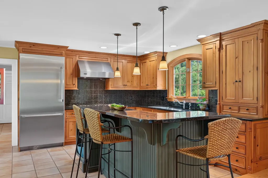 17 Thornhurst Road Falmouth ME 04105