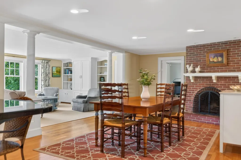 17 Thornhurst Road Falmouth ME 04105