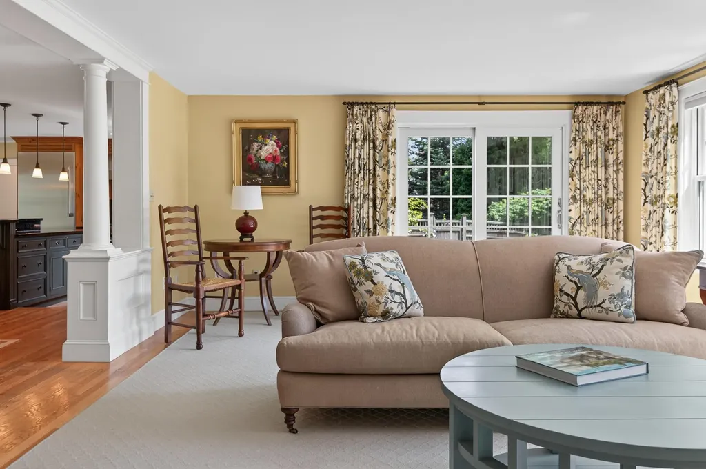 17 Thornhurst Road Falmouth ME 04105