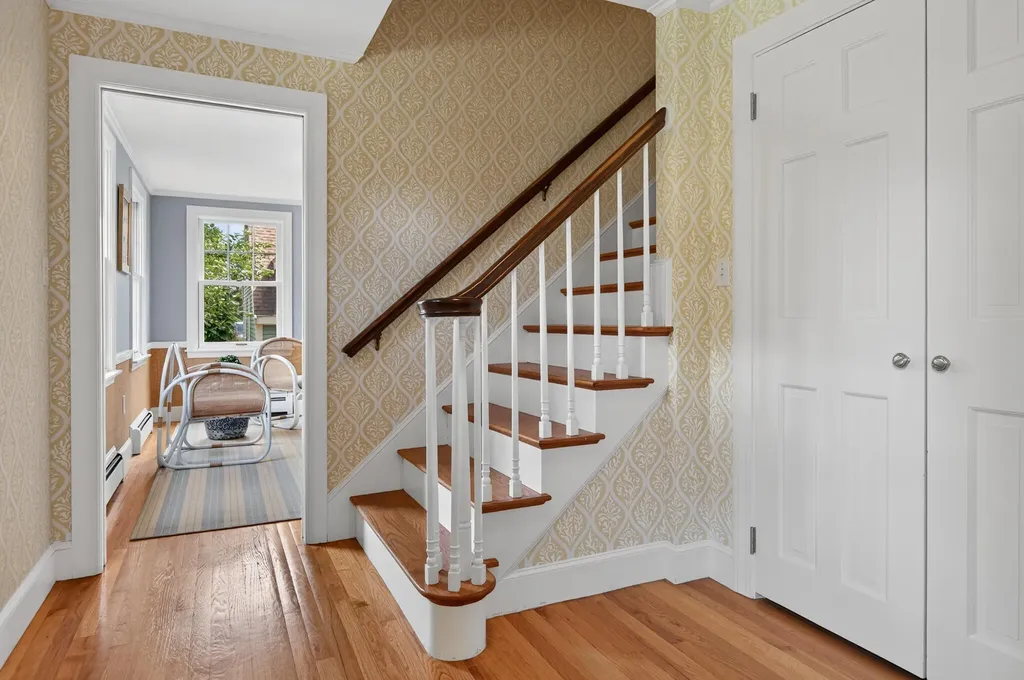 17 Thornhurst Road Falmouth ME 04105