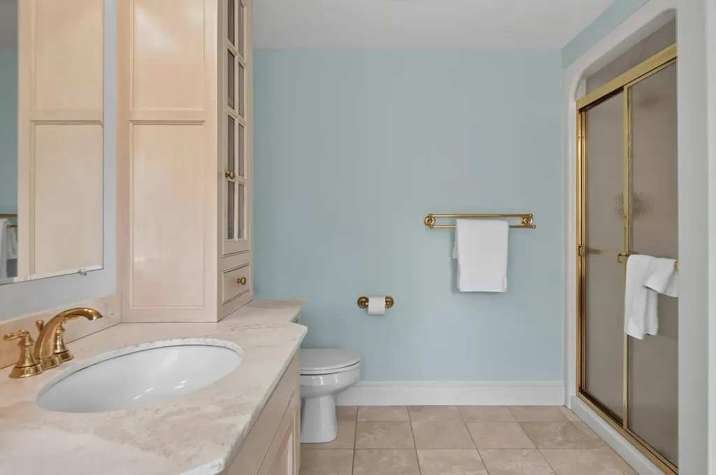 17 Thornhurst Road Falmouth ME 04105