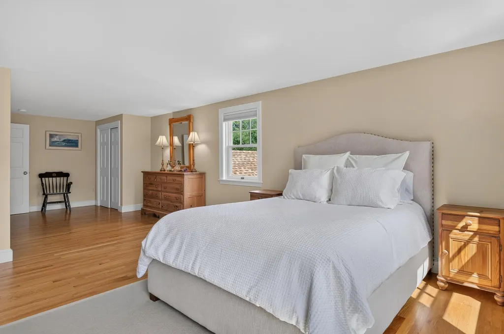 17 Thornhurst Road Falmouth ME 04105