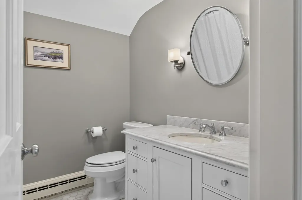 17 Thornhurst Road Falmouth ME 04105