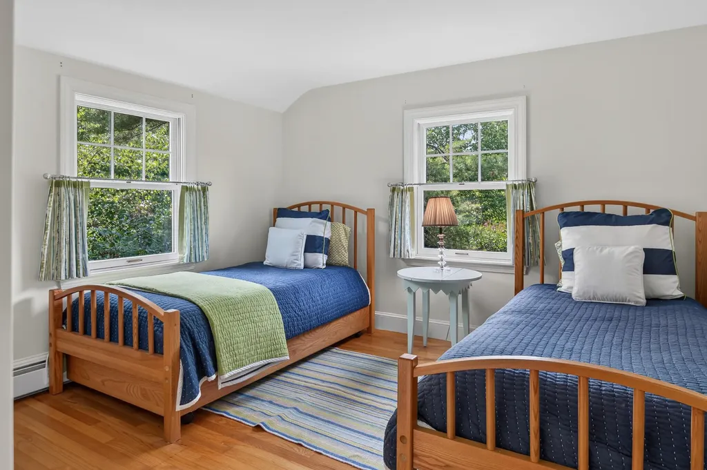 17 Thornhurst Road Falmouth ME 04105