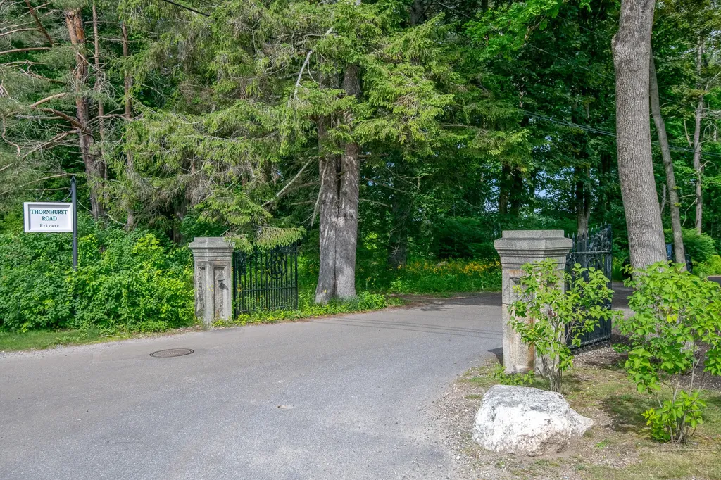 17 Thornhurst Road Falmouth ME 04105