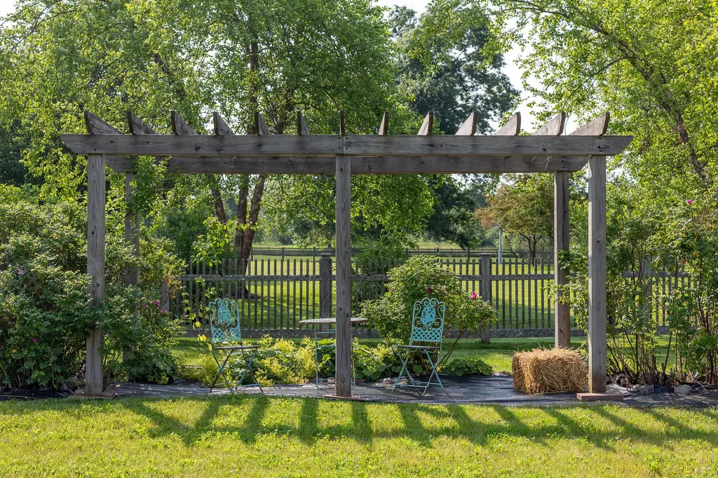 17 Thornhurst Road Falmouth ME 04105