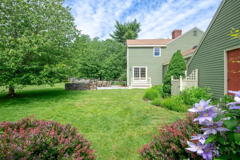 17 Thornhurst Road Falmouth ME 04105