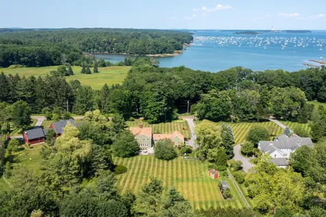 17 Thornhurst Road Falmouth ME 04105