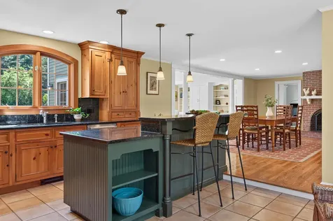 17 Thornhurst Road Falmouth ME 04105