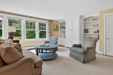 17 Thornhurst Road Falmouth ME 04105