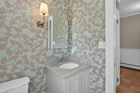 17 Thornhurst Road Falmouth ME 04105