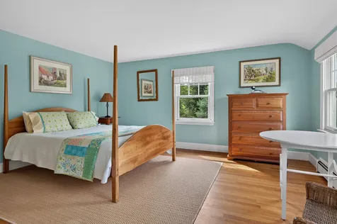 17 Thornhurst Road Falmouth ME 04105