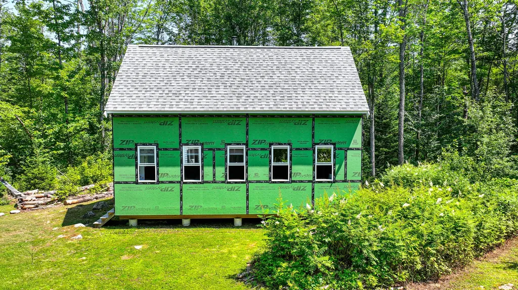 179 S Effingham Road Newfield ME 04095