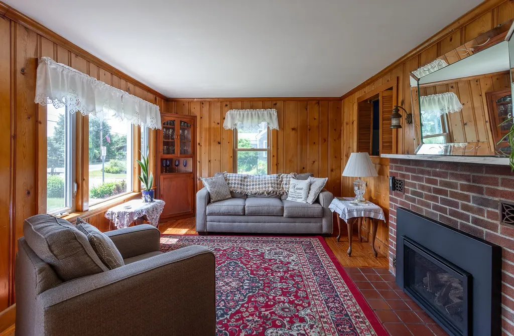 1052 Kings Highway Kennebunkport ME 04046