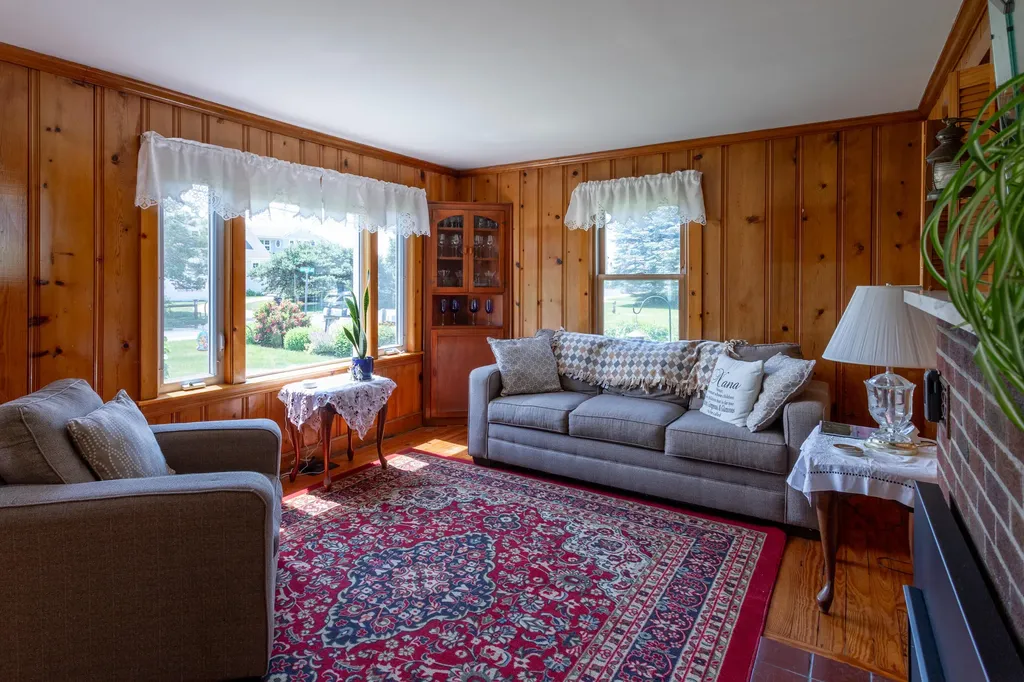 1052 Kings Highway Kennebunkport ME 04046