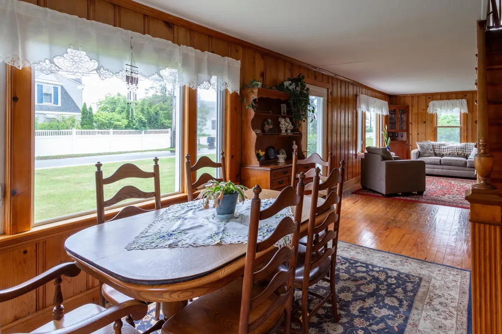 1052 Kings Highway Kennebunkport ME 04046