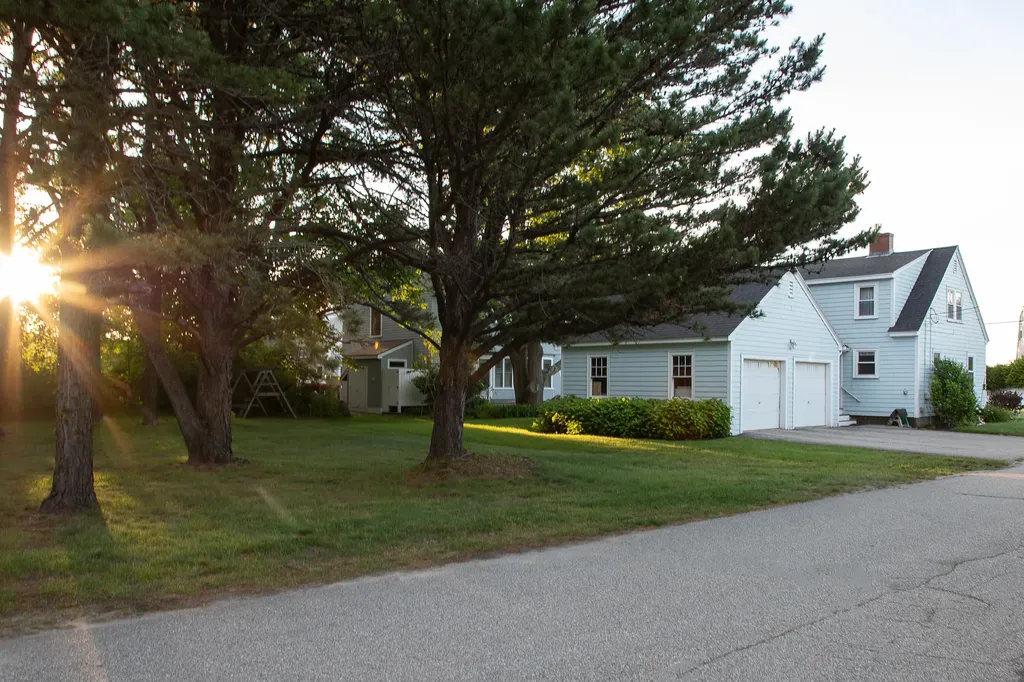 1052 Kings Highway Kennebunkport ME 04046