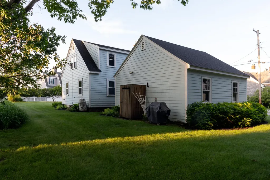 1052 Kings Highway Kennebunkport ME 04046