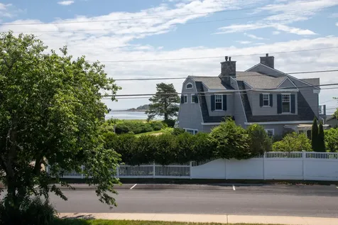 1052 Kings Highway Kennebunkport ME 04046