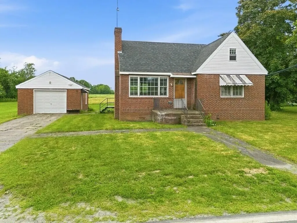 67 River Road Benton ME 04901
