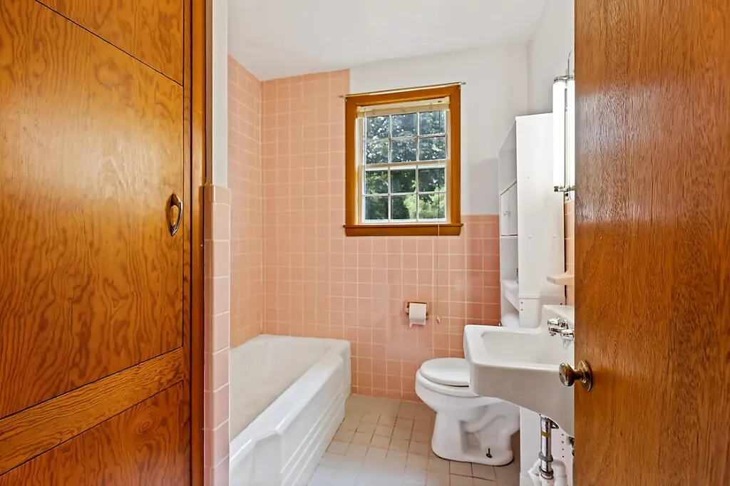 67 River Road Benton ME 04901