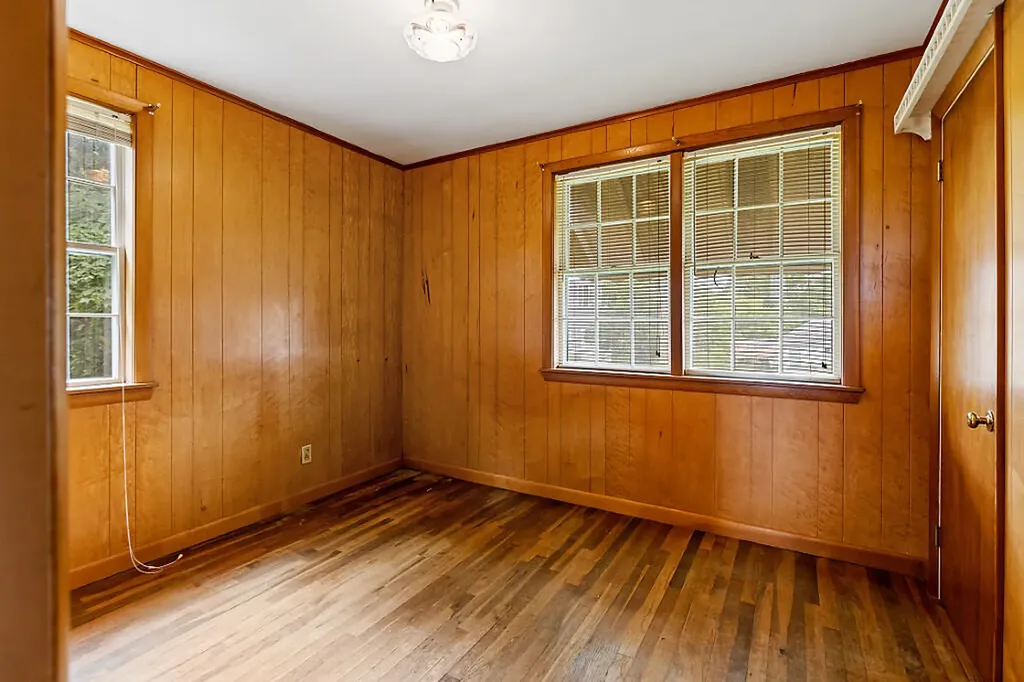 67 River Road Benton ME 04901