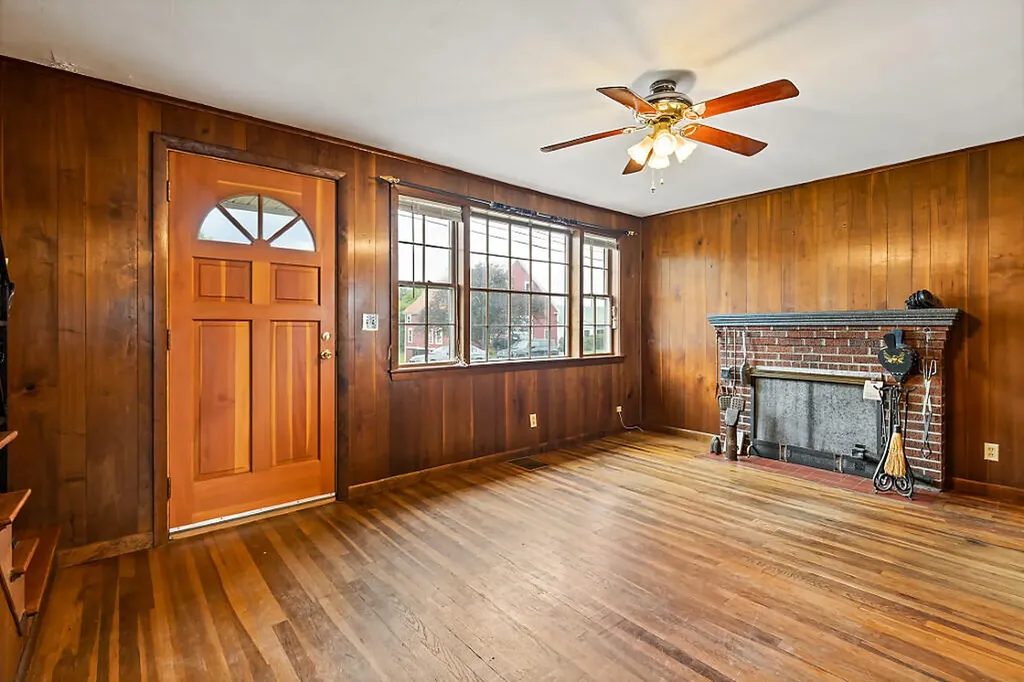 67 River Road Benton ME 04901