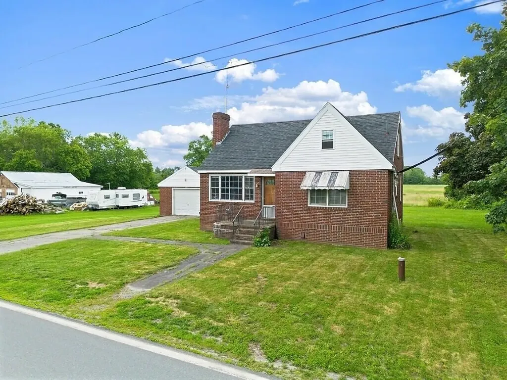 67 River Road Benton ME 04901