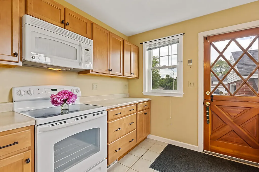 67 River Road Benton ME 04901