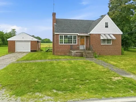 67 River Road Benton ME 04901