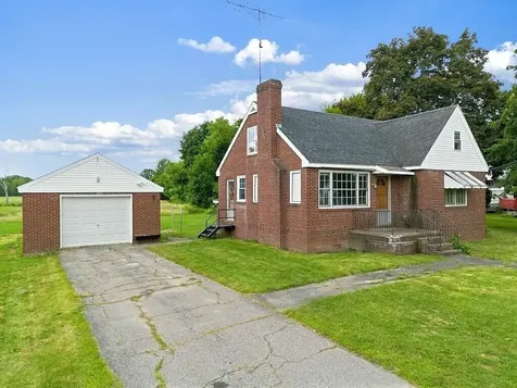 67 River Road Benton ME 04901