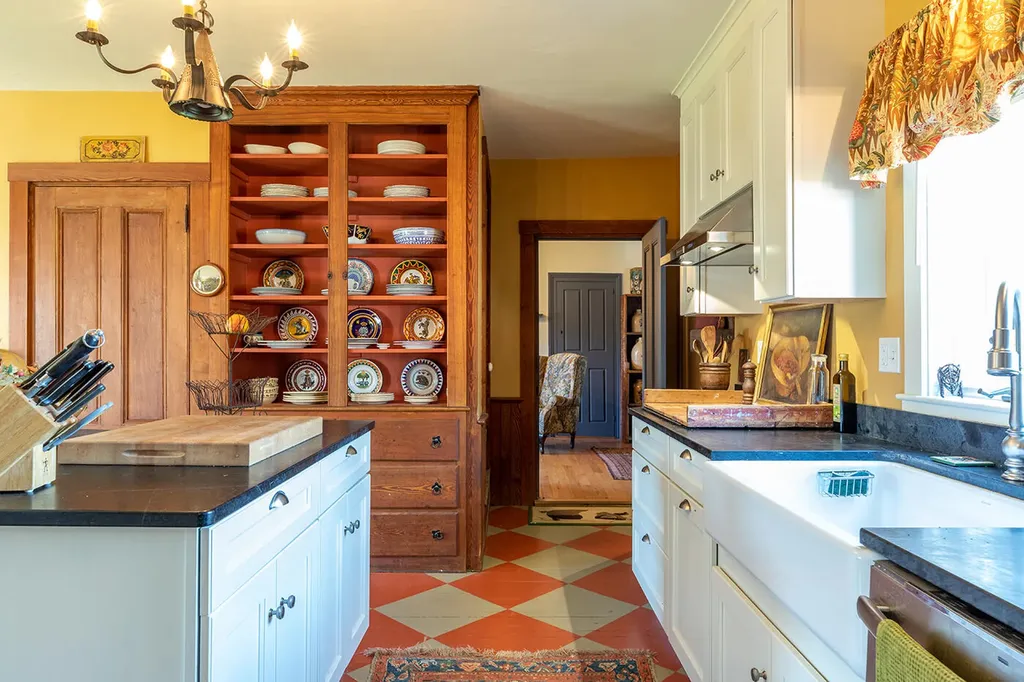 174 Barrett Hill Road Union ME 04862