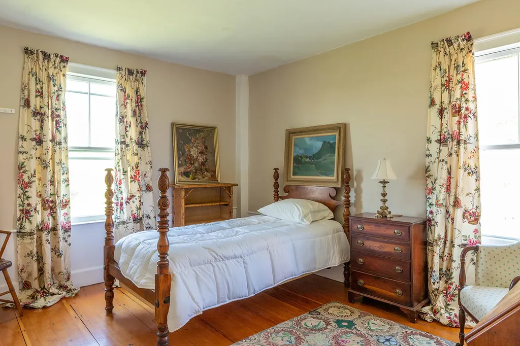 174 Barrett Hill Road Union ME 04862