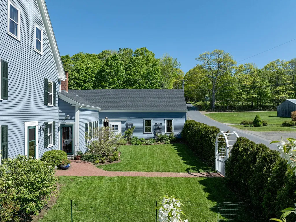 174 Barrett Hill Road Union ME 04862