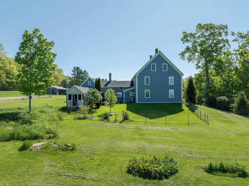 174 Barrett Hill Road Union ME 04862