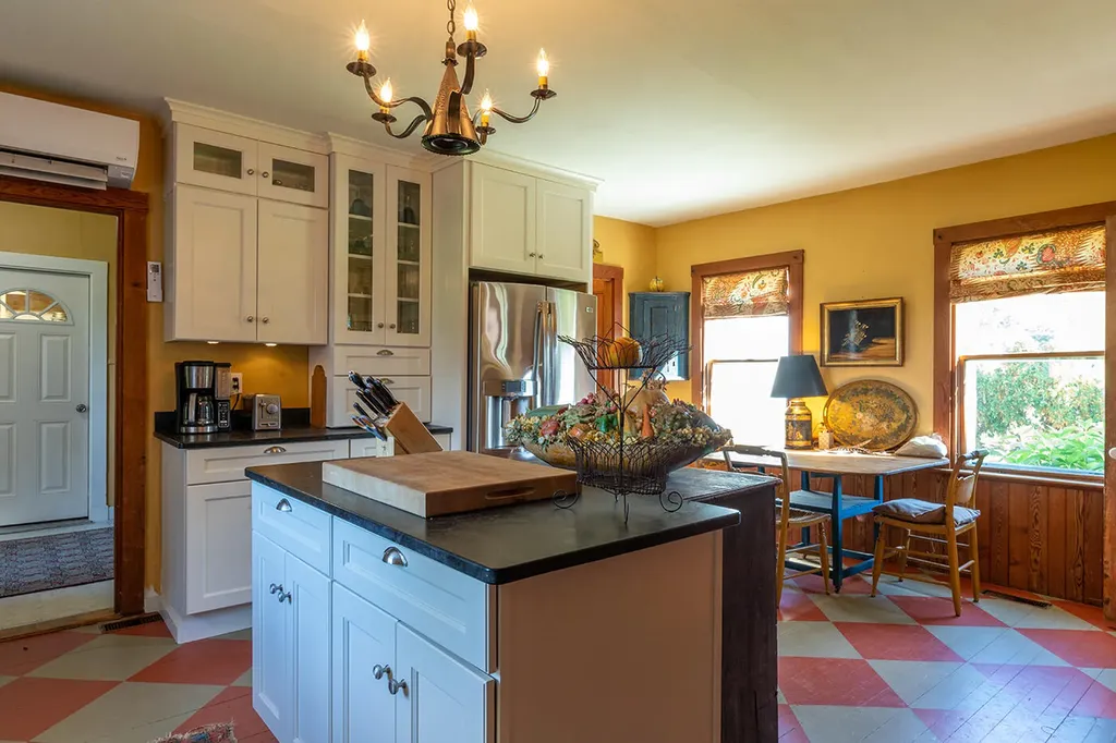 174 Barrett Hill Road Union ME 04862
