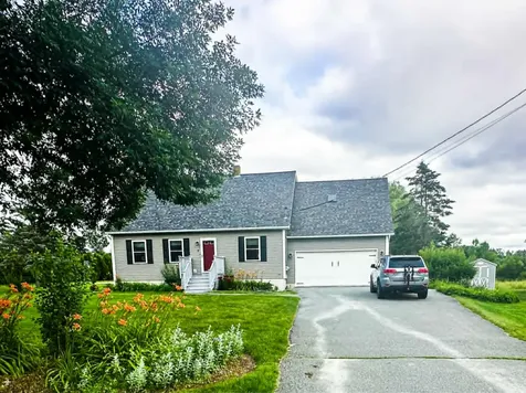 5 Horseshoe Lane Hampden ME 04444