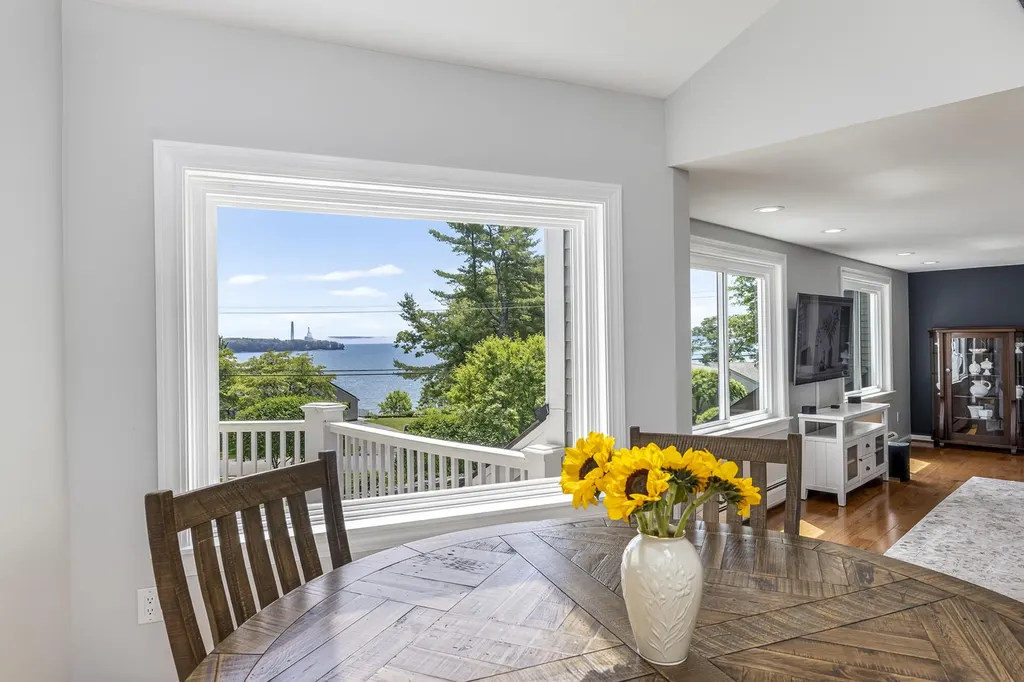4 Ledge Road Cumberland ME 04110
