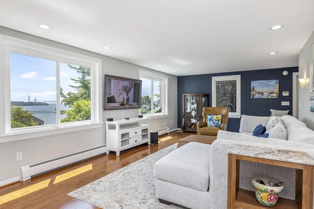4 Ledge Road Cumberland ME 04110