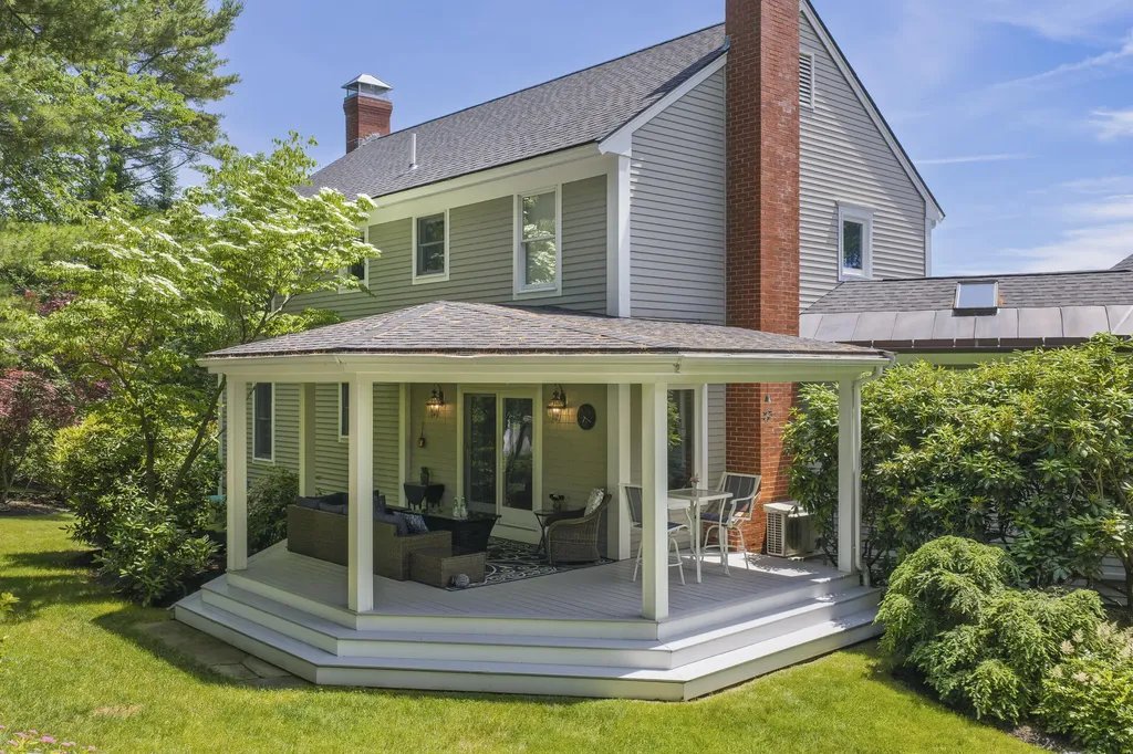 4 Ledge Road Cumberland ME 04110
