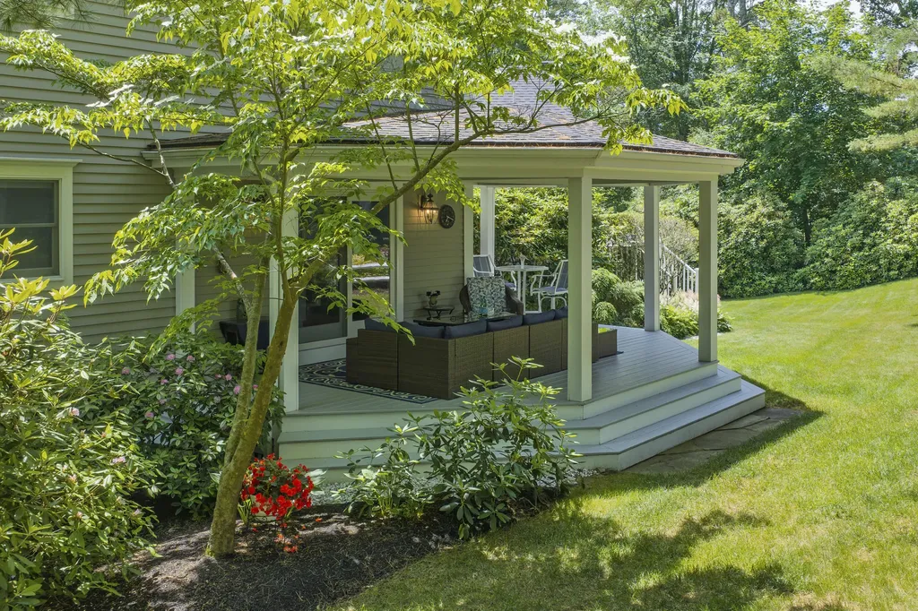 4 Ledge Road Cumberland ME 04110